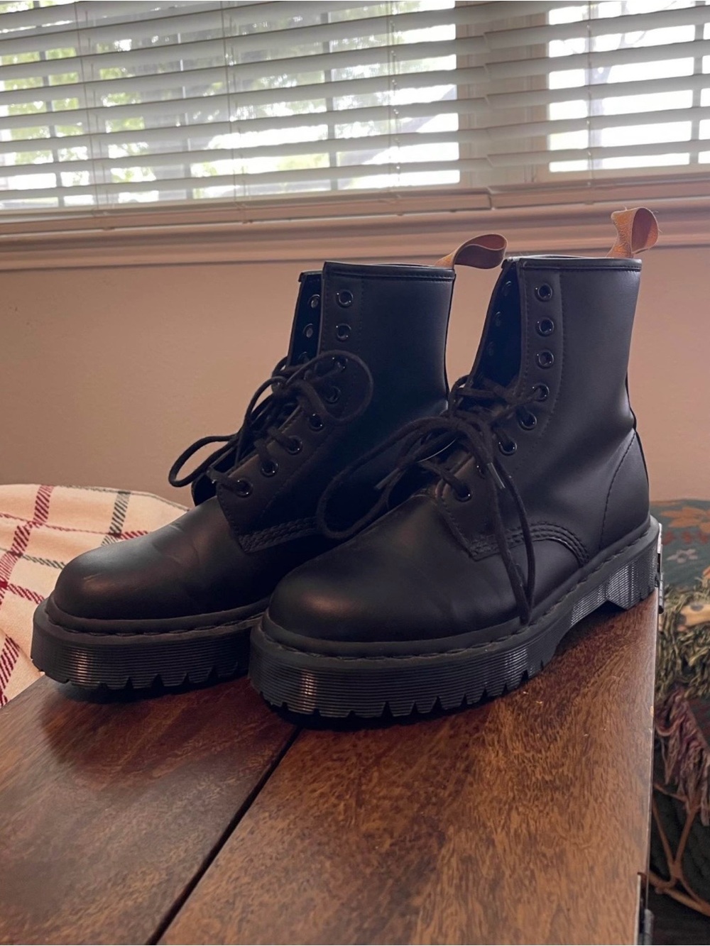Unisex Dr. Martins Black Leather Lace-Up Combat Boots